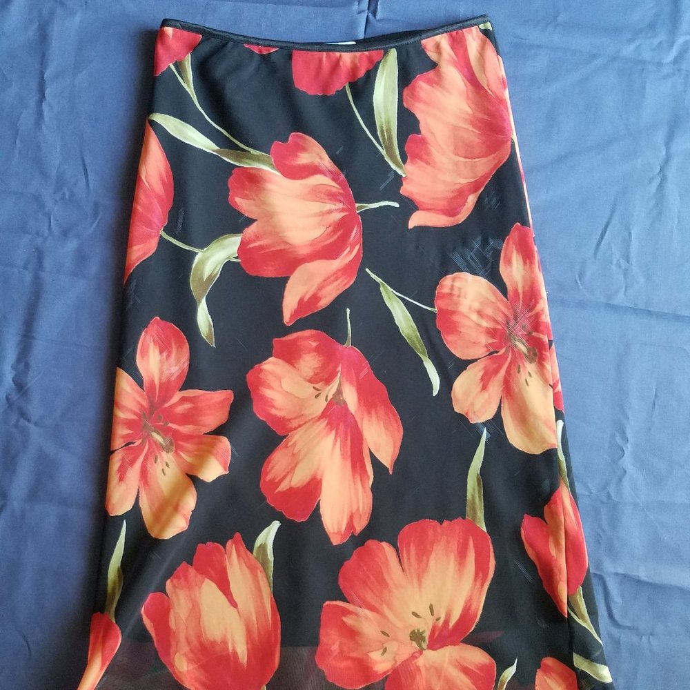 2 Much LA Skirt, Black with Red Poppies, Small